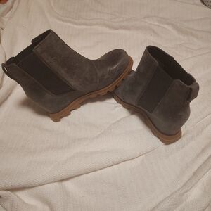 Women's Gray Leather Sorrel Boots Size 9.5